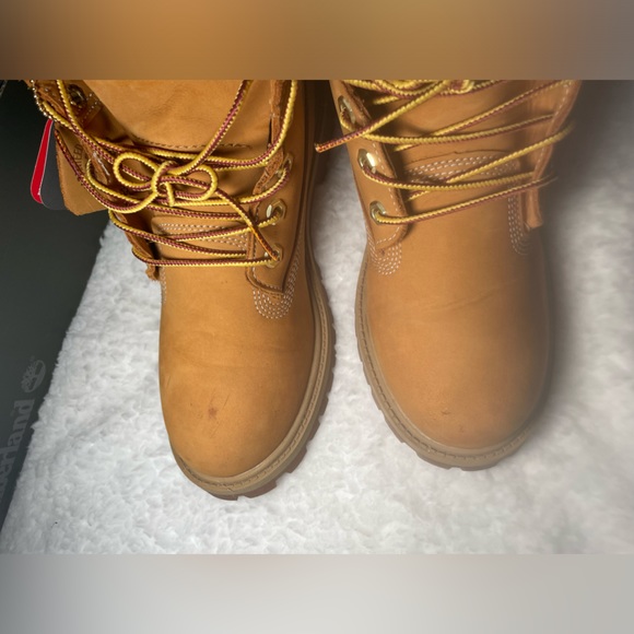 ***Used*** Boys Size 6 Timberland Boots - Picture 3 of 14